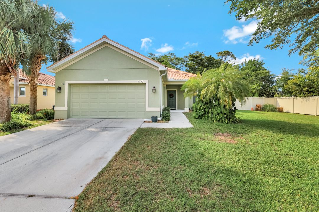 4390 Flatwood Ct, Fort Myers, FL 33908