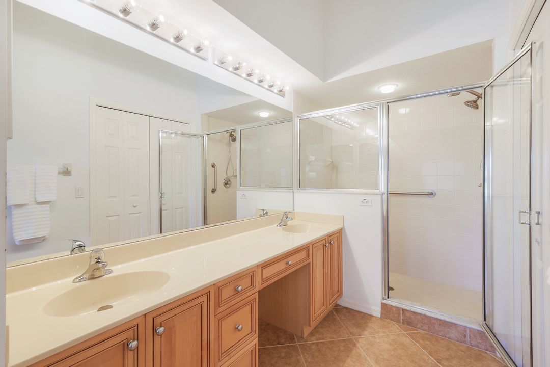 5645 Northboro Dr #202, Naples, FL 34110