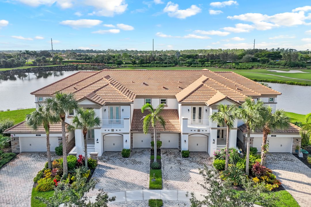 9221 Quartz Ln #202, Naples, FL 34120