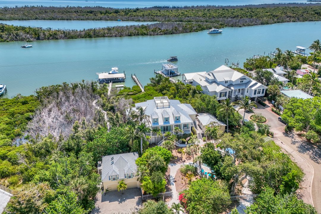 16143 Captiva Dr, Captiva, FL 33924