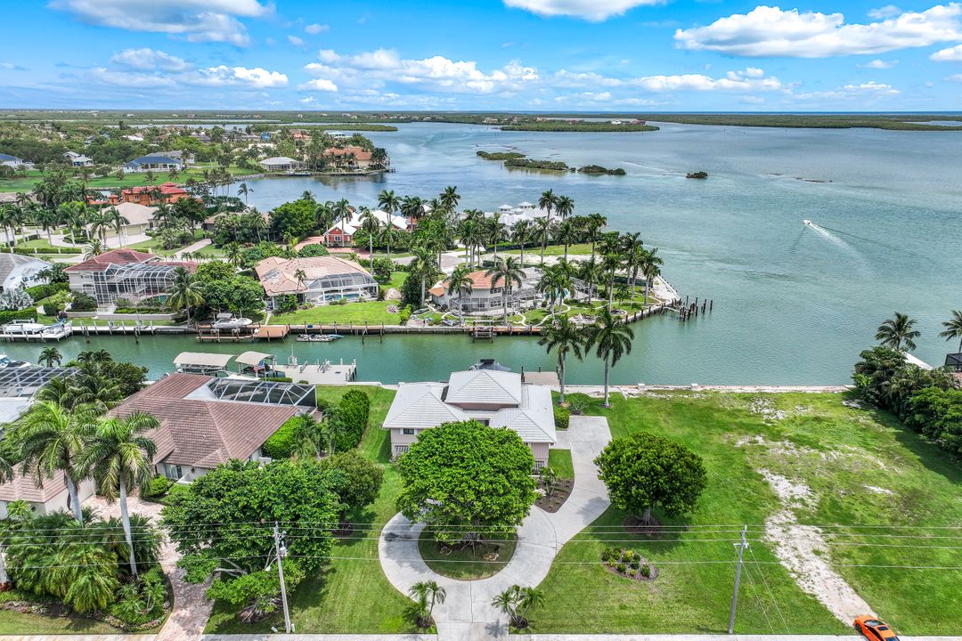 1041 S Barfield Dr, Marco Island, FL 34145