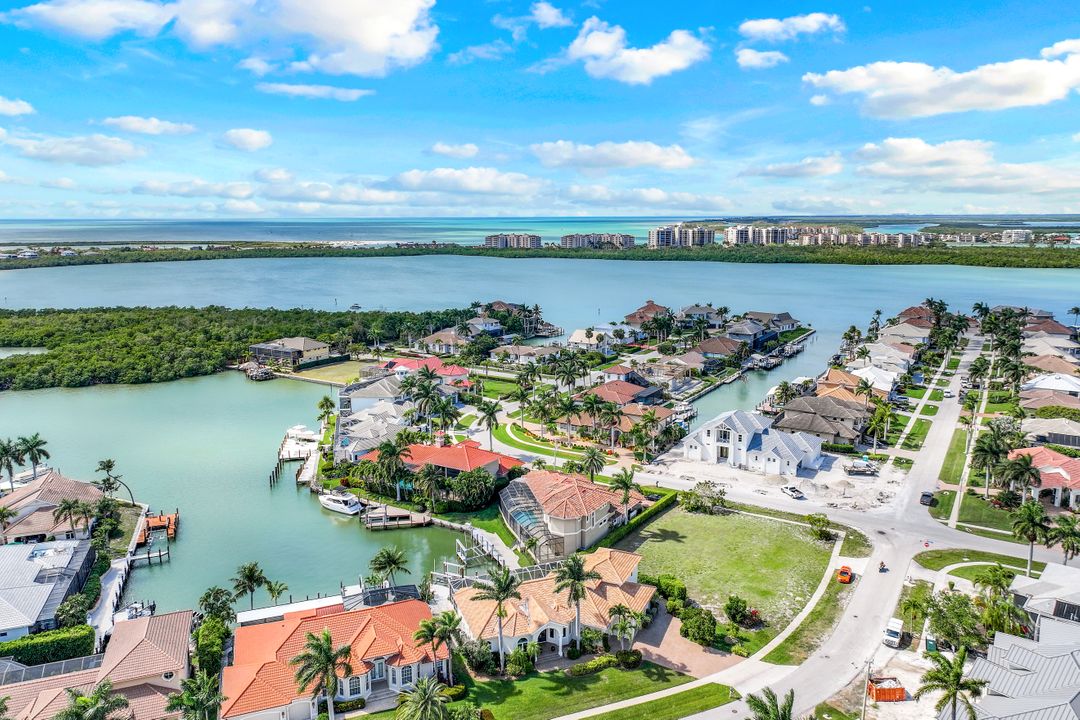 875 Hyacinth Ct, Marco Island, FL 34145