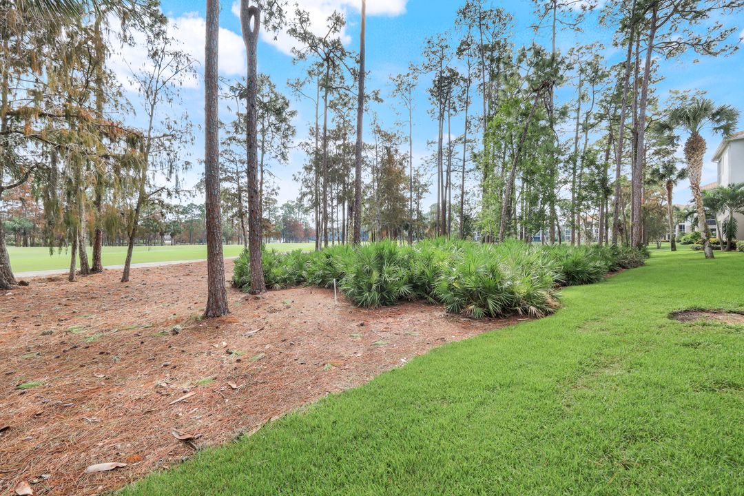 8253 Parkstone Pl #205, Naples, FL 34120