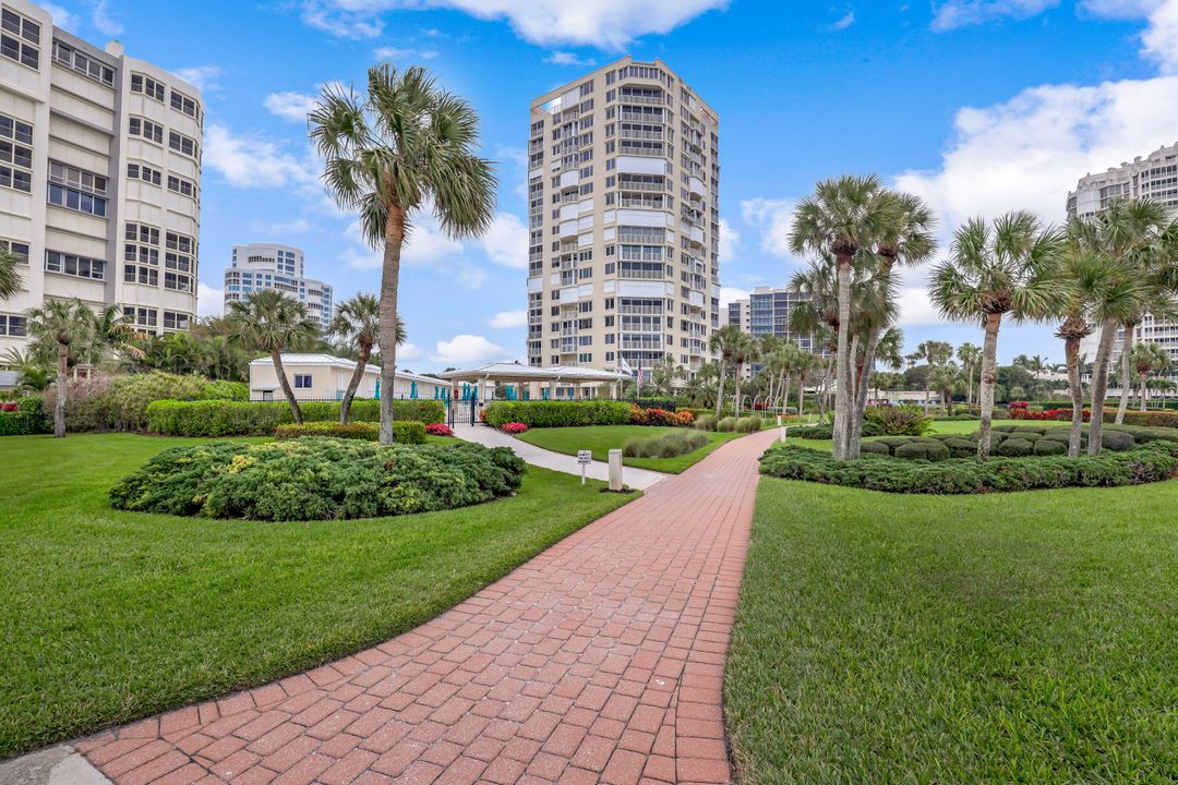 4041 Gulf Shore Blvd N # 802, Naples, FL 34103