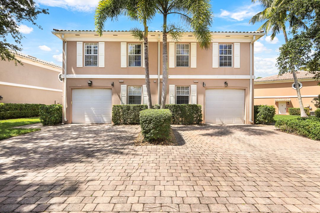 5791 Cove Cir #16, Naples, FL 34119