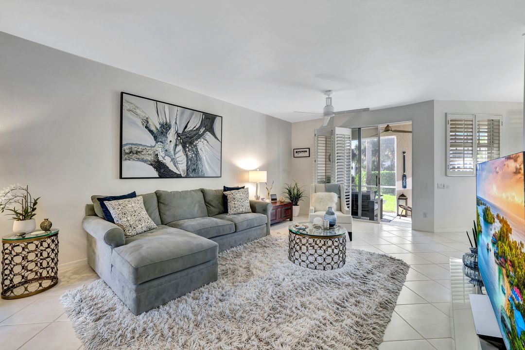 300 Lambiance Cir #105, Naples, FL 34108