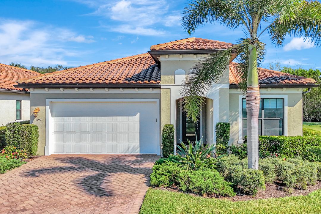 1999 Mustique St, Naples, FL 34120