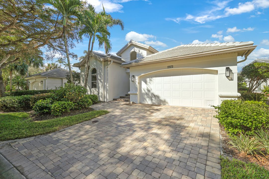 27472 Arbor Strand Dr, Bonita Springs, FL 34134