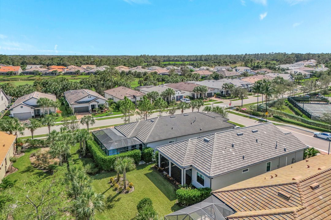 9372 Night Heron Ln, Naples, FL 34120