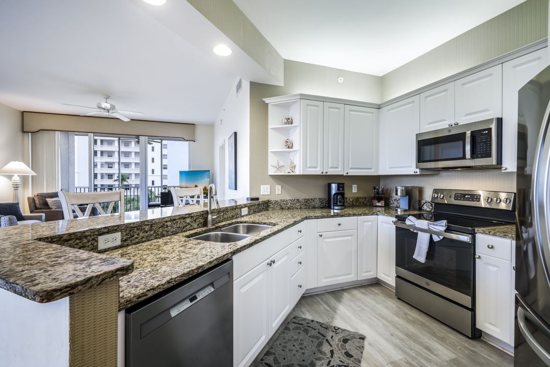 470 Launch Cir #501, Naples, FL 34108