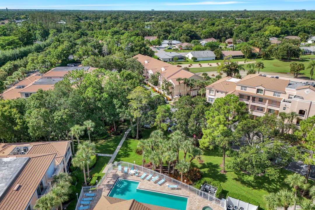 576 Woodshire Ln #F3, Naples, FL 34105