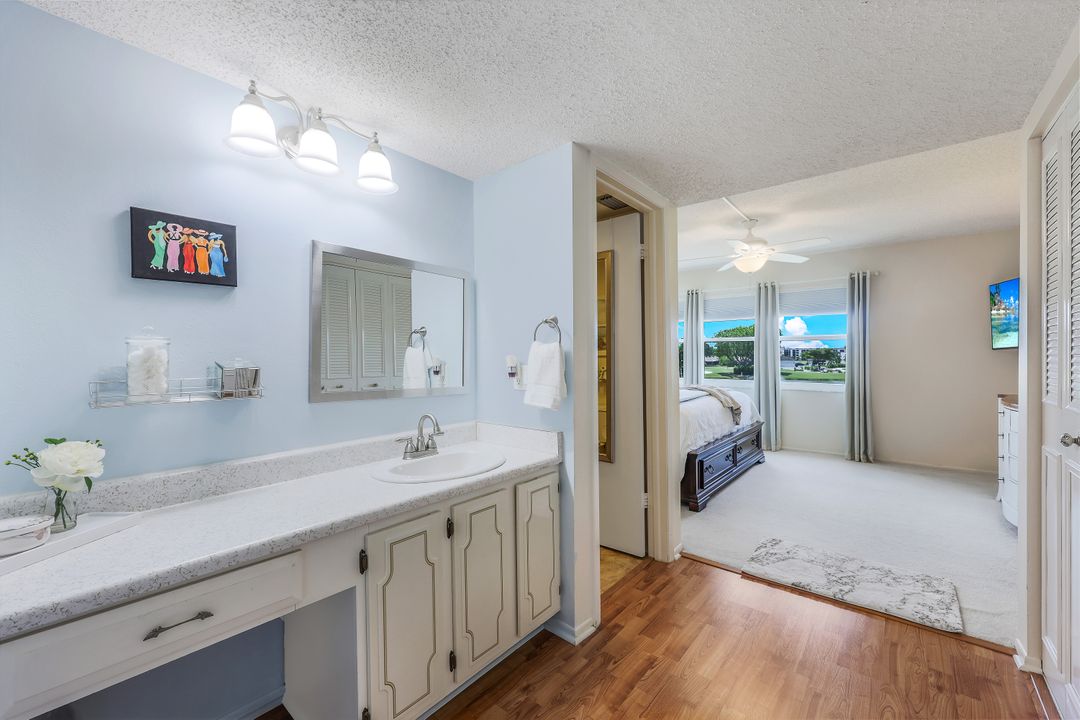 1660 Pine Valley Dr #206, Fort Myers, FL 33907