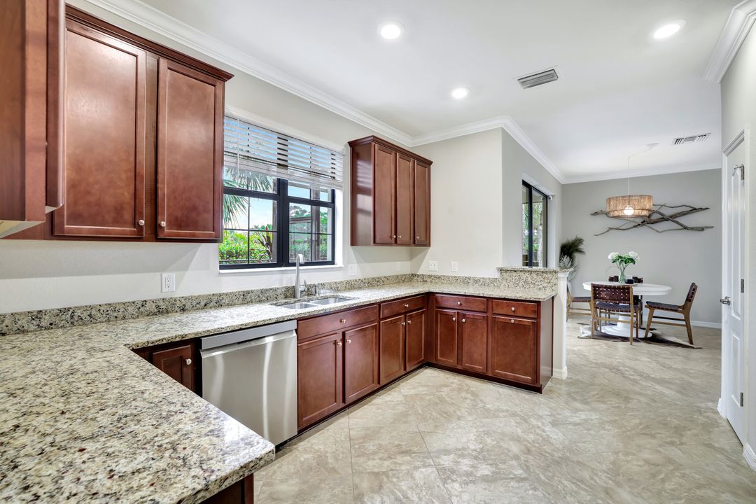 1326 Oceania Dr, Naples, FL 34113