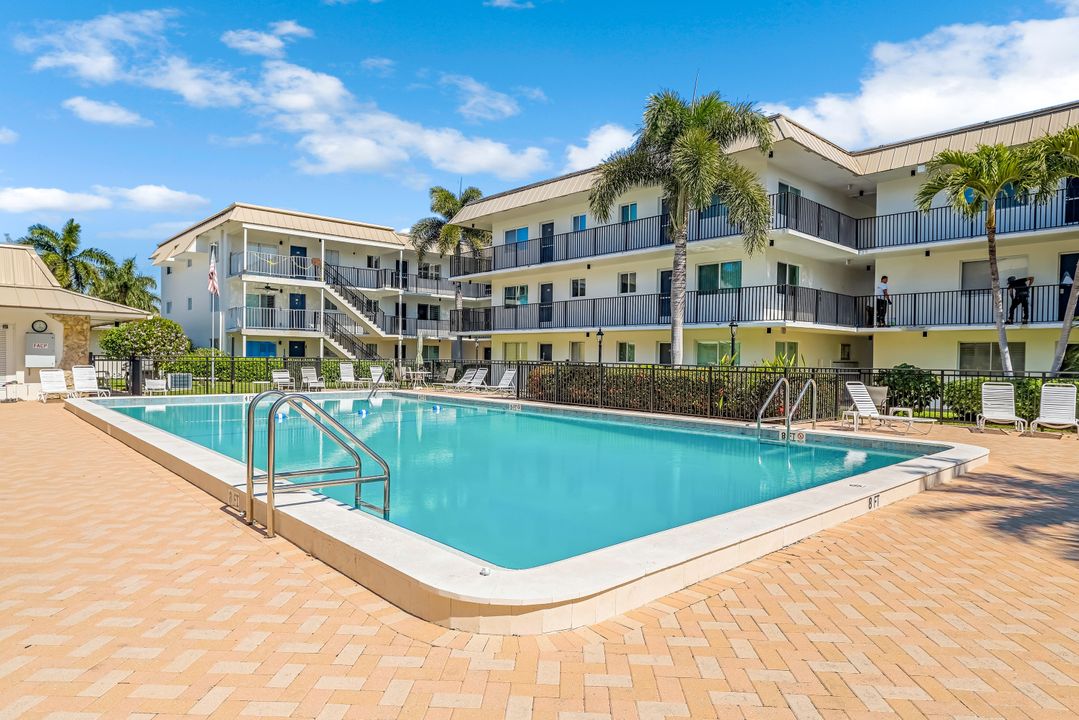 766 Central Ave #313, Naples, FL 34102