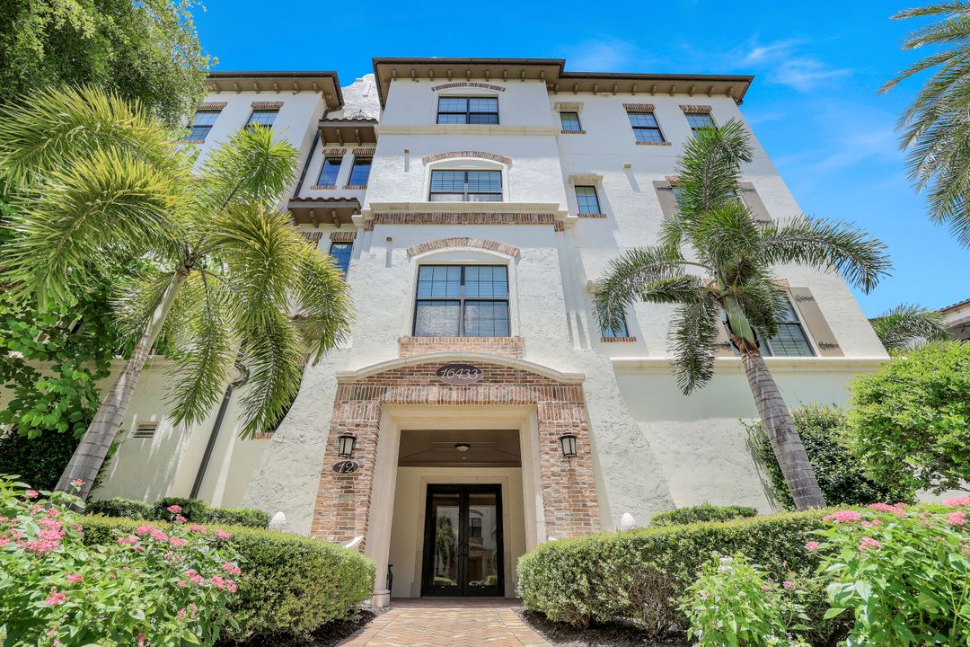 16433 Carrara Way #202, Naples, FL 34110