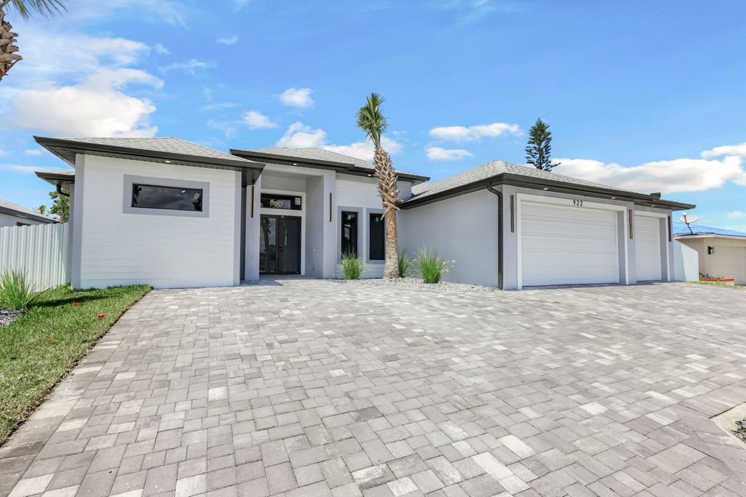 922 Santa Barbara Blvd, Cape Coral, FL 33991