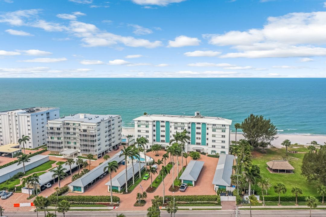 2011 Gulf Shore Blvd N #26, Naples, FL 34102