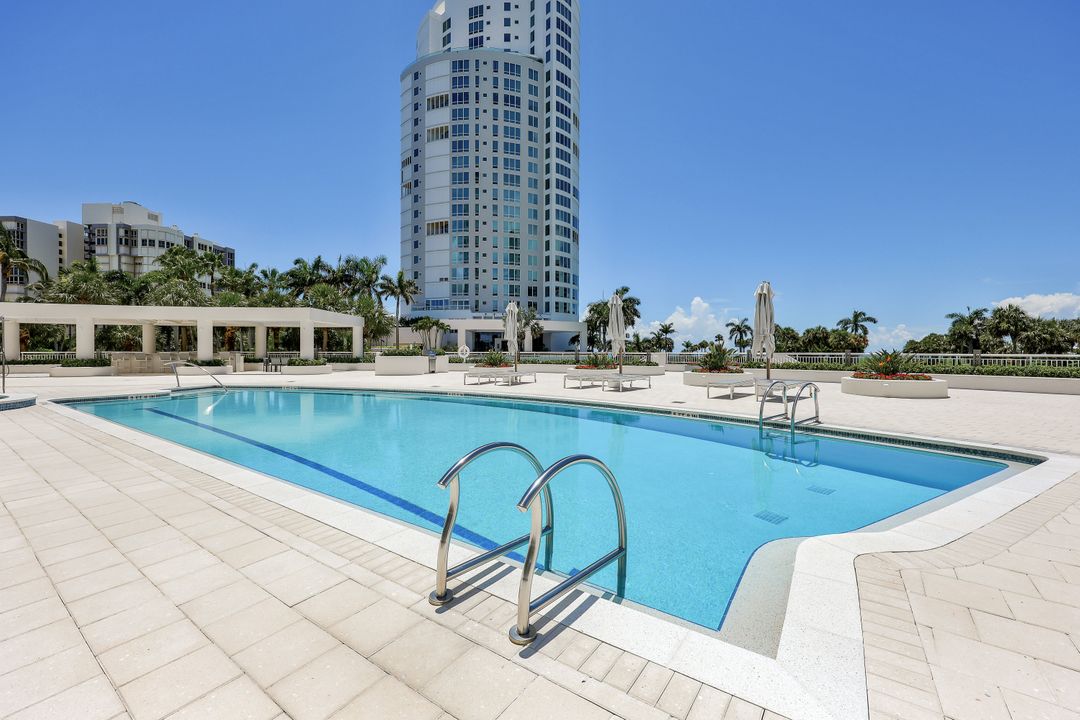 4151 Gulf Shore Blvd N #705, Naples, FL 34103