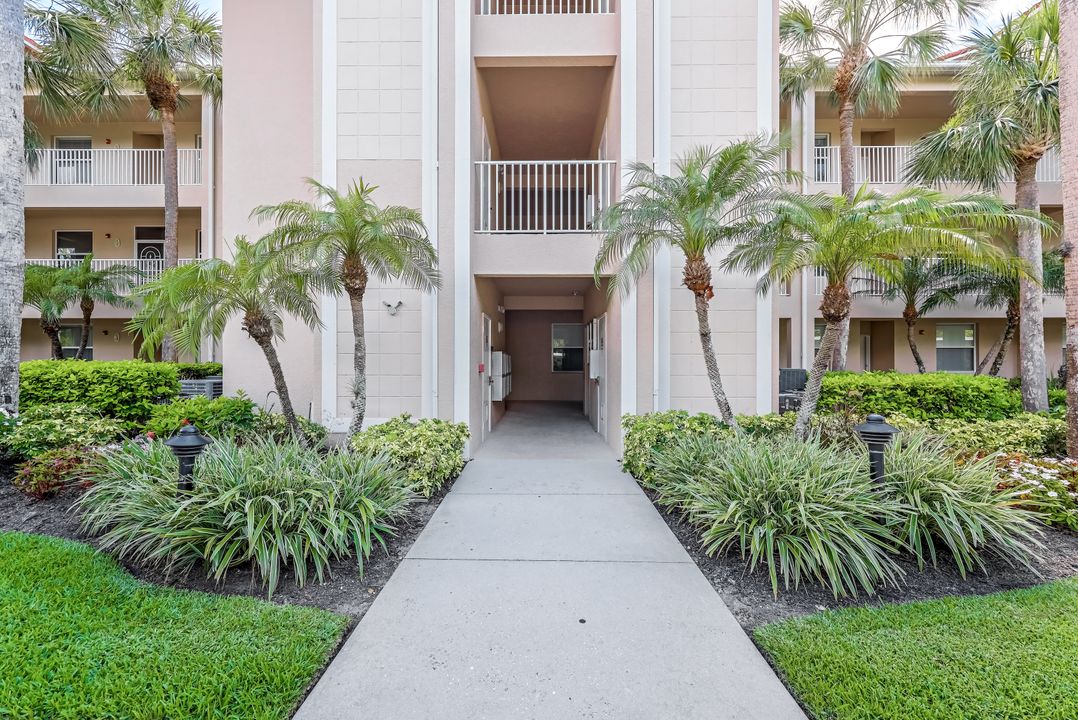 2710 Cypress Trace Cir #3028, Naples, FL 34119