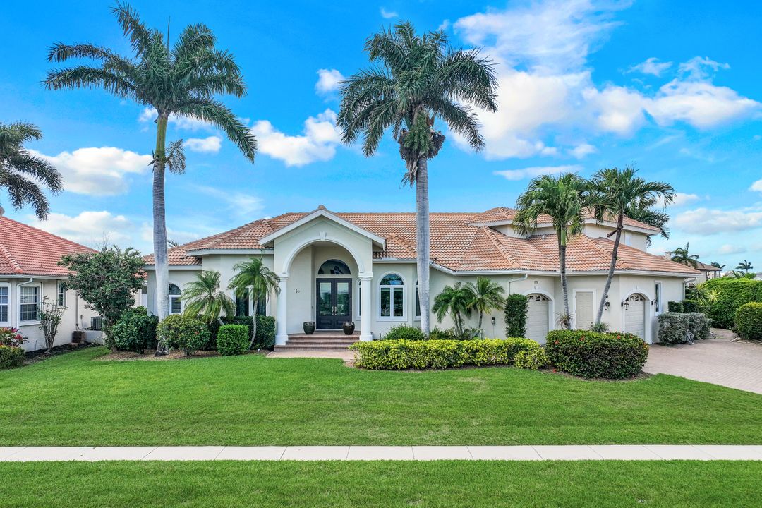 875 Hyacinth Ct, Marco Island, FL 34145