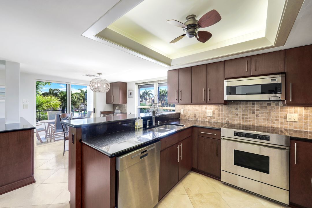 4451 Gulf Shore Blvd N #405, Naples, FL 34103