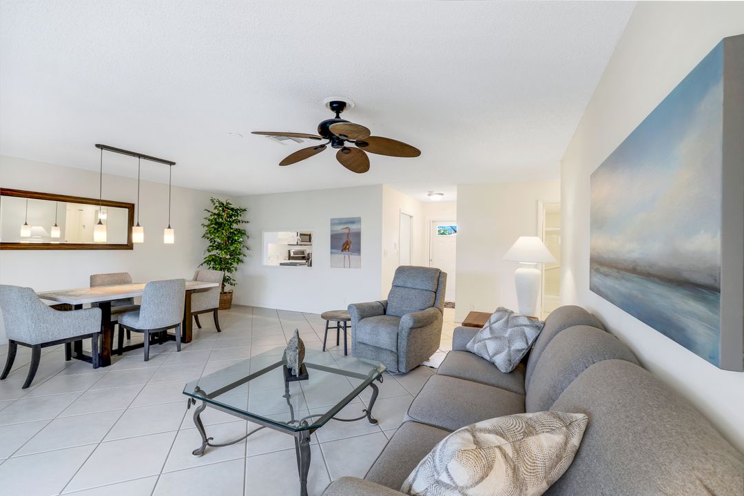 35 Glades Blvd #2, Naples, FL 34112