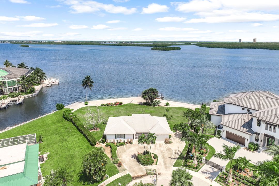 980 Iris Ct, Marco Island, FL 34145