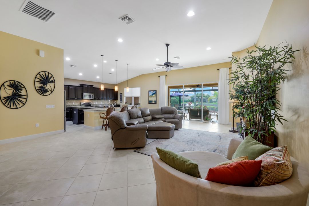 9225 Gypsum Way, Naples, FL 34120