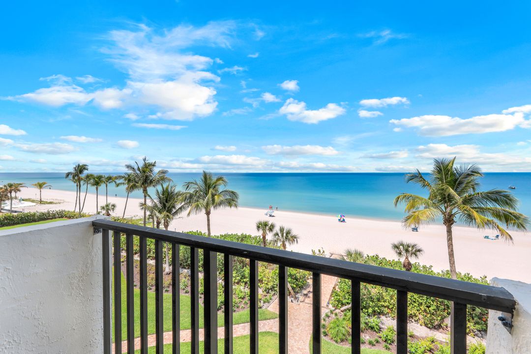 10475 Gulf Shore Dr #142, Naples, FL 34108