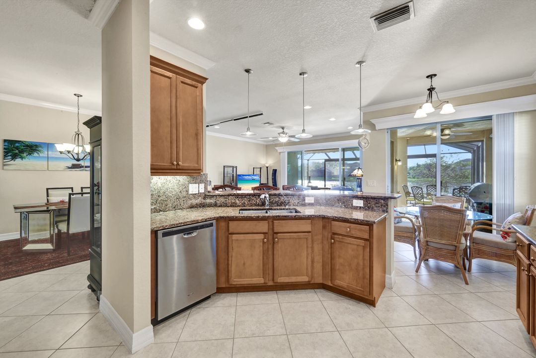 10107 Mimosa Silk Dr, Fort Myers, FL 33913