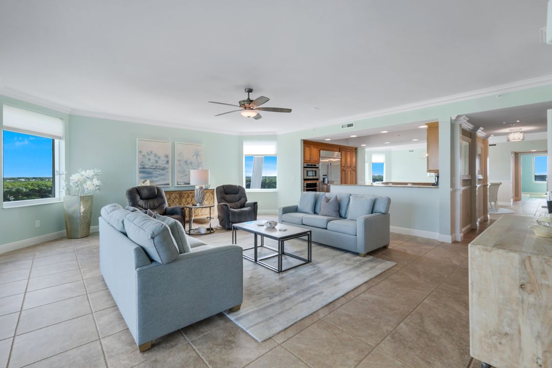 275 Indies Way #706, Naples, FL 34110