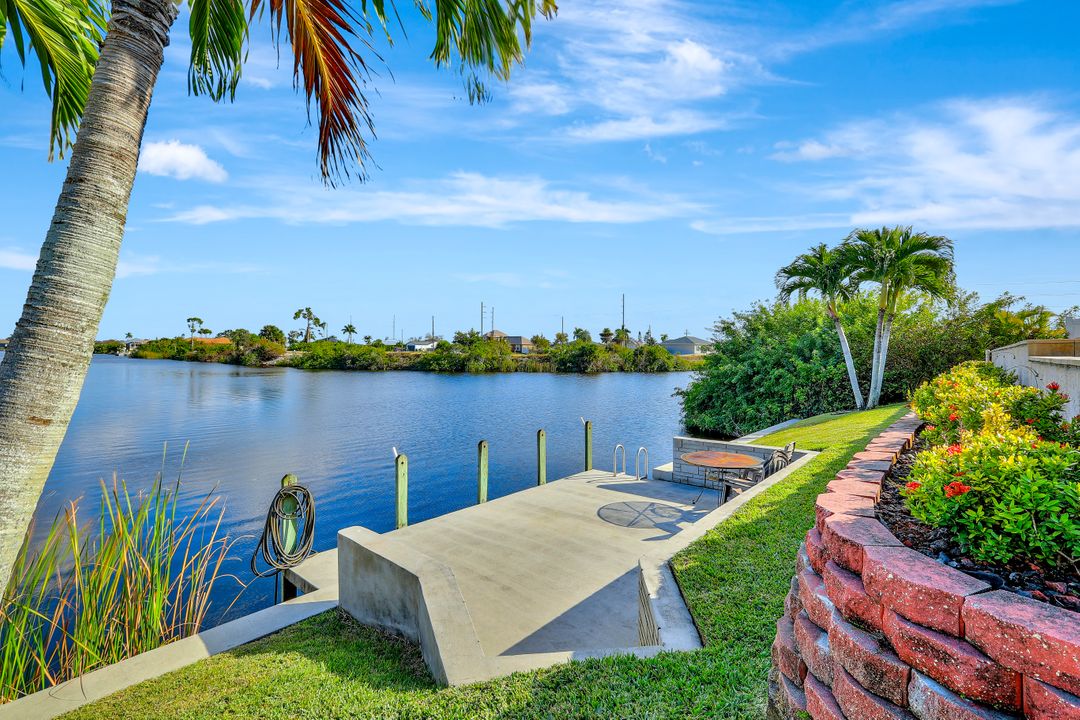 2425 NW 7th Ave, Cape Coral, FL 33993