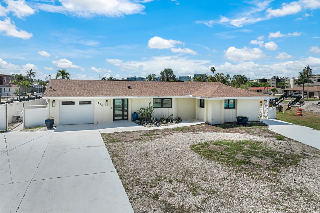 120 Albatross St, Fort Myers Beach, FL 33931