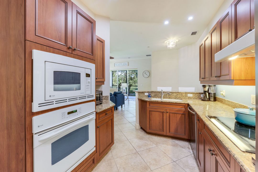 6120 Montelena Cir #2201, Naples, FL 34119