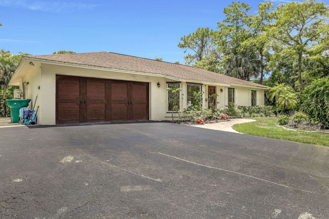 6170 Dogwood Way, Naples, FL 34116