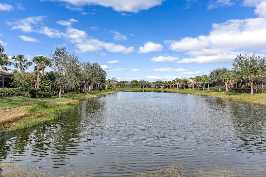 15948 Paseo Ln, Naples, FL 34110