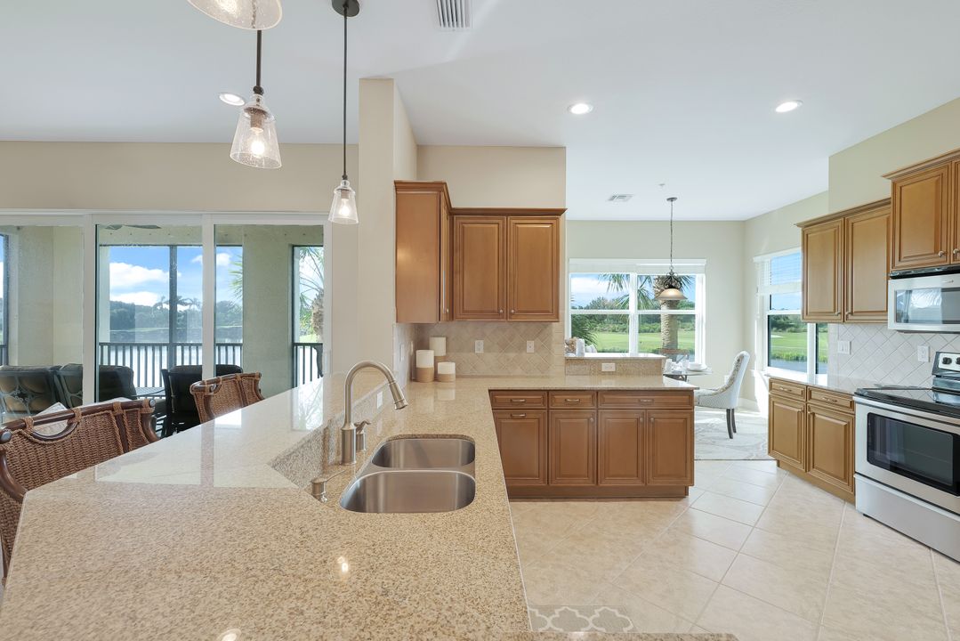 9221 Quartz Ln #202, Naples, FL 34120