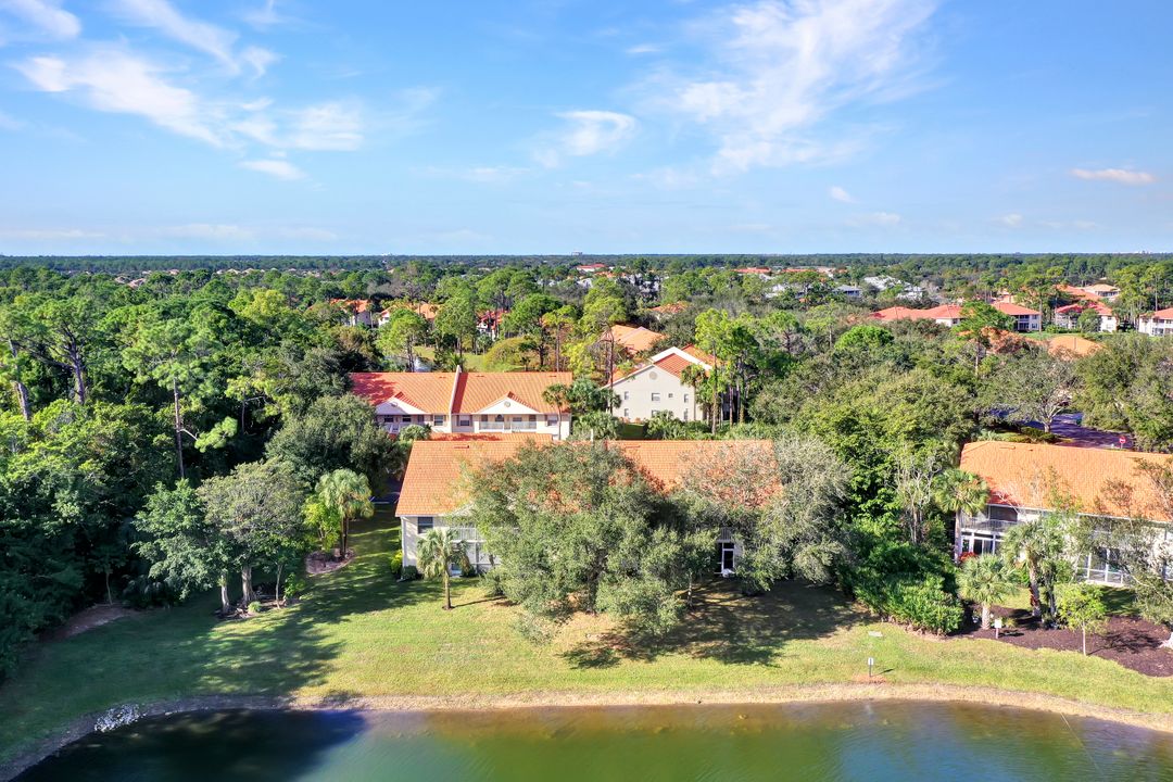 289 Robin Hood Cir #201, Naples, FL 34104