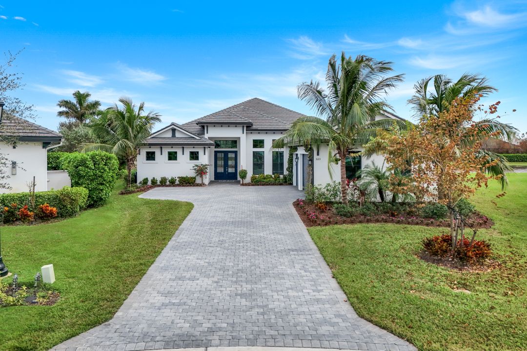 3123 Heather Glen Ct, Naples, FL 34114