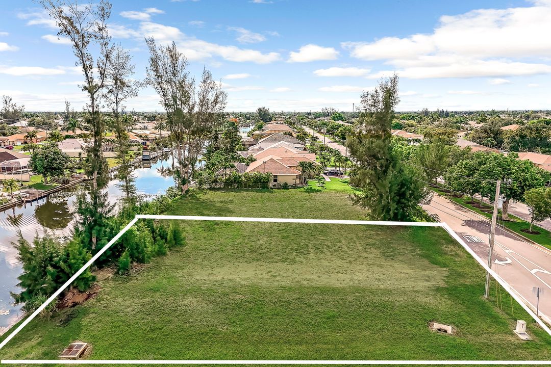 119 Aviation Pkwy, Cape Coral, FL 33904