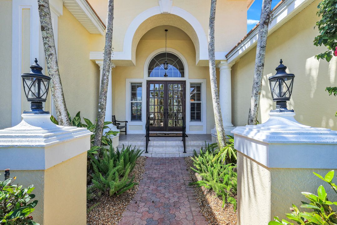 25061 Ridge Oak Dr, Bonita Springs, FL 34134