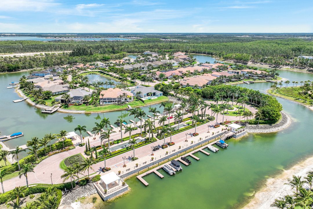 17412 Via Lugano Ct, Miromar Lakes, FL 33913