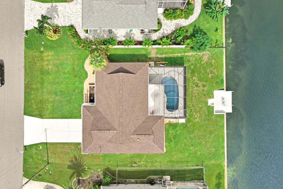 1111 SE 3rd St, Cape Coral, FL 33990