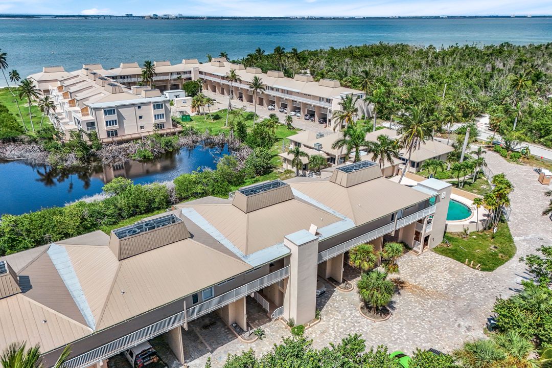 200 Periwinkle Way #114, Sanibel, FL 33957