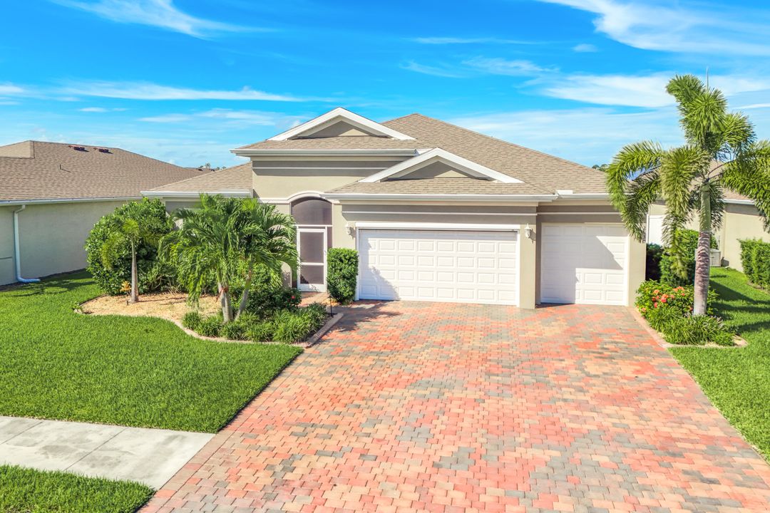 2630 Corona Ln, Cape Coral, FL 33909