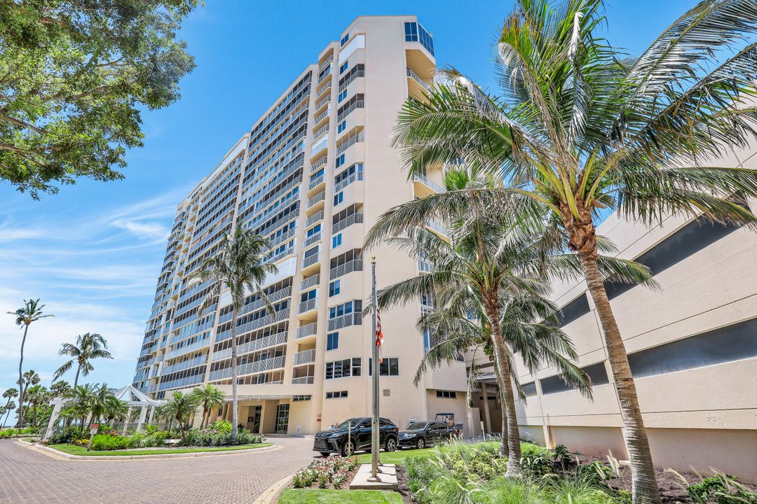 4041 Gulf Shore Blvd N #704, Naples, FL 34103