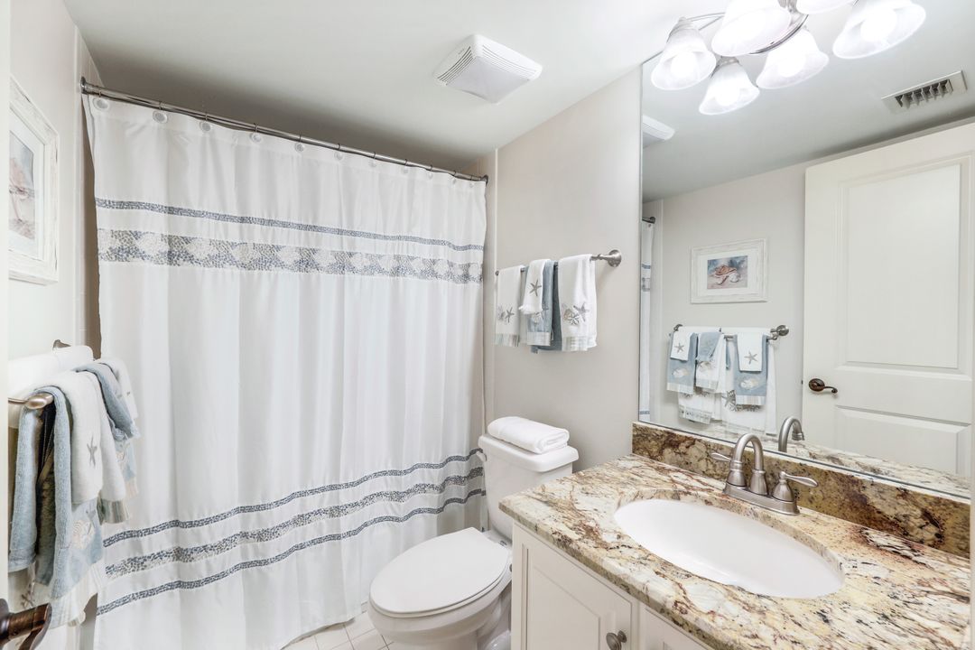 4451 Gulf Shore Blvd N #405, Naples, FL 34103