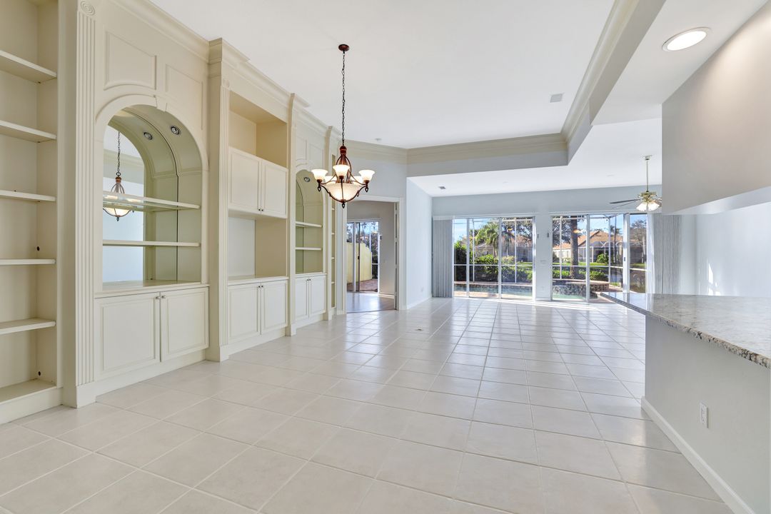 2918 Gilford Way, Naples, FL 34119