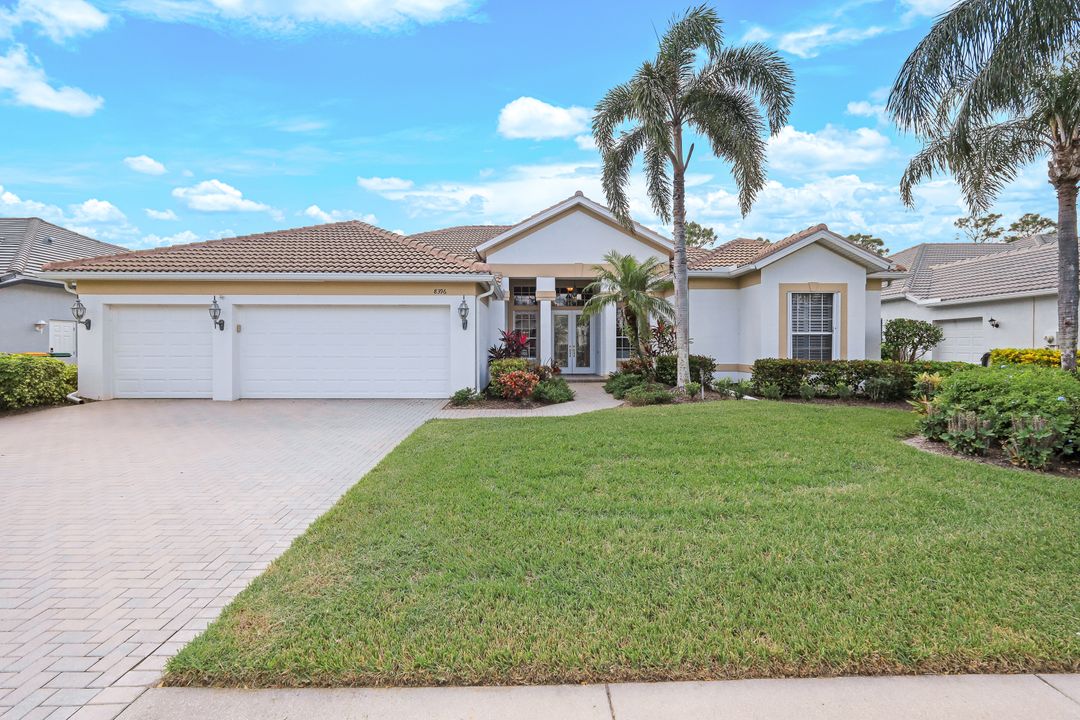 8396 Northhampton Ct, Naples, FL 34120