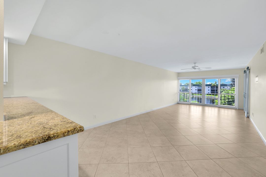 3055 Riviera Dr #306, Naples, FL 34103